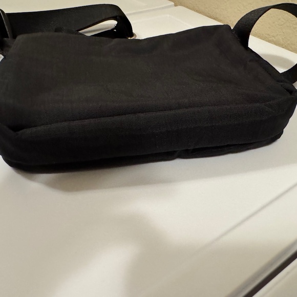 Baggallini Black Modern Belt Bag NWOT - Picture 12 of 14